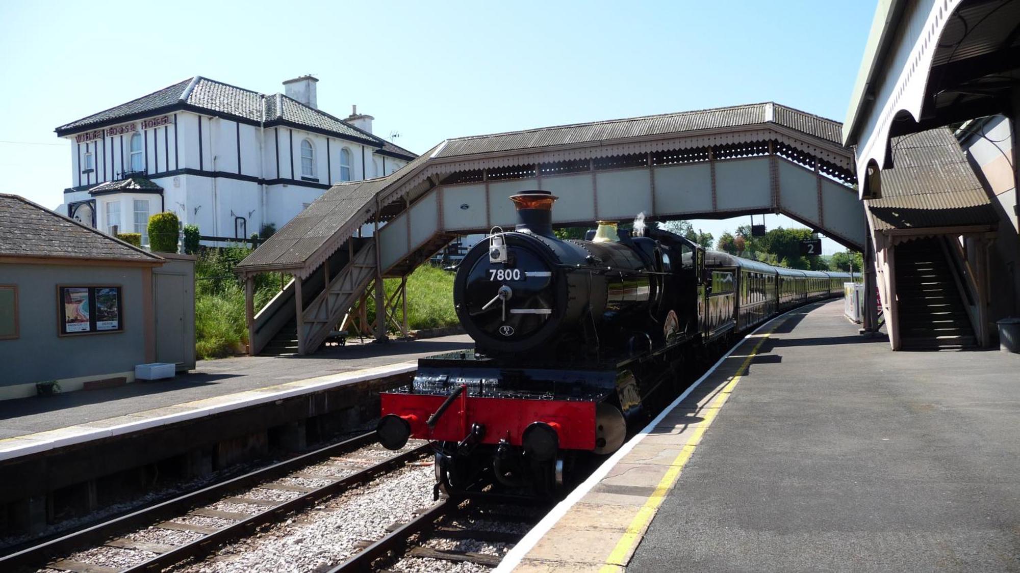 The Station Guest House Galmpton エクステリア 写真