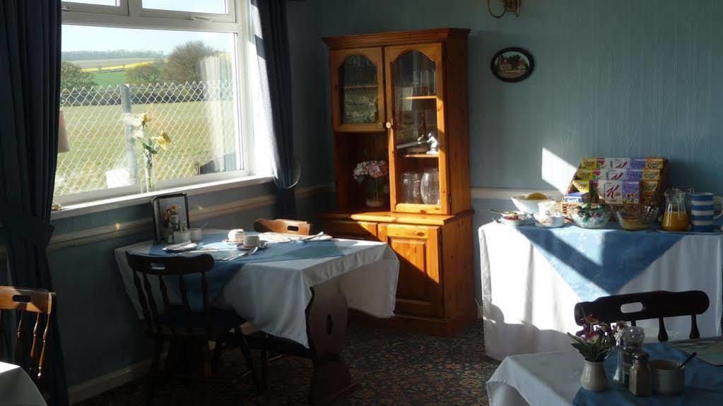 The Station Guest House Galmpton エクステリア 写真